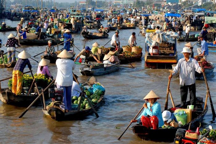 Cai Rang Floating Market - A must-see on a 5-day trip to Saigon