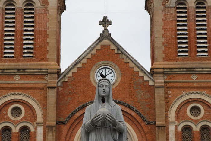 A notable statue infront of the cathedral