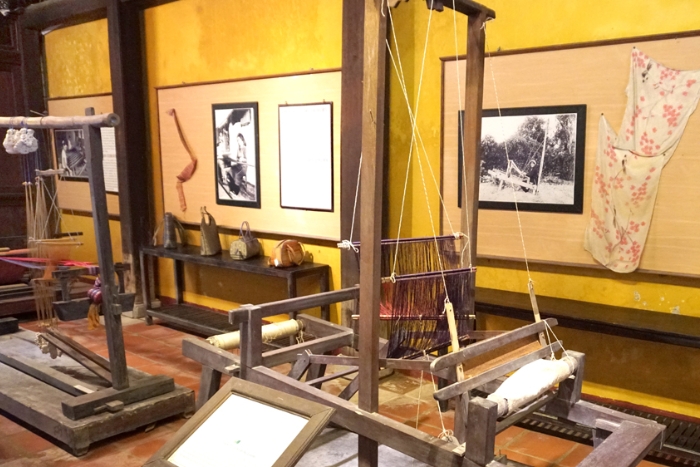 Crow's Beak - Styled Weaving Loom