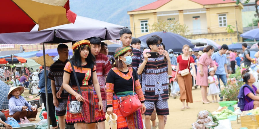 Weekly market in Mai Chau