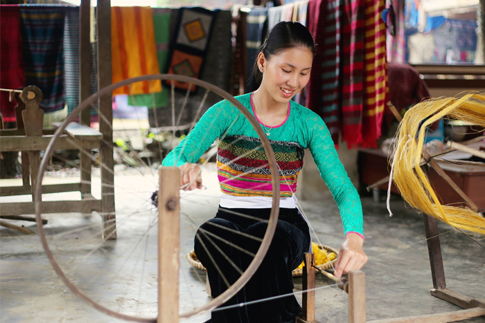 Traditional costumes of the white Thai people