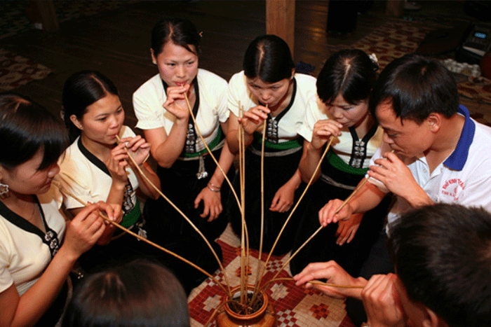 Visit Poom Coong village