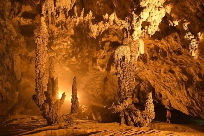 Mo Luong Cave