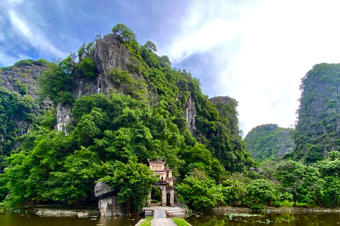 Bich Dong - Nam Thiên Đệ Nhị Động of Vietnam