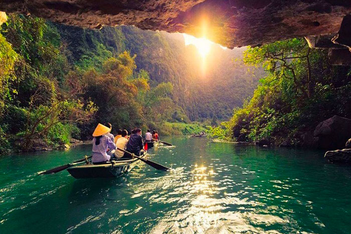 Boat Tour in Trang An