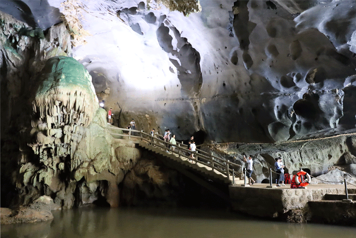 Visit Phong Nha Cave