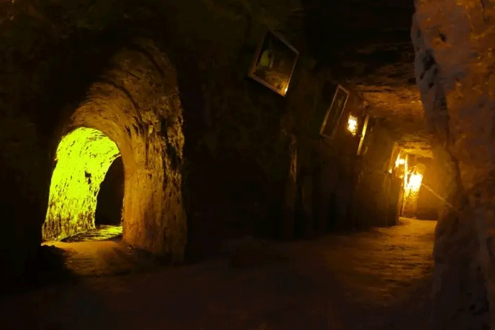 Vinh Moc Tunnels