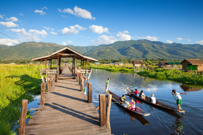 Admire the serene beauty of Inle Lake is a must-do experience during your Myanmar trip in January