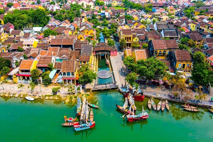 Visit Hoi An ancient town? What to do in Vietnam in 10 days 