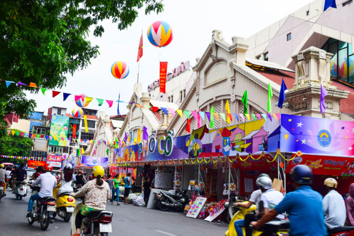 Dong Xuan Market