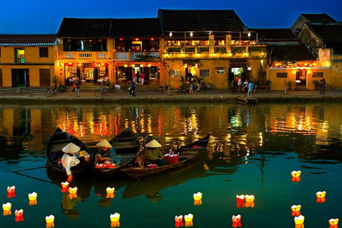 Hoi An ancien town at night