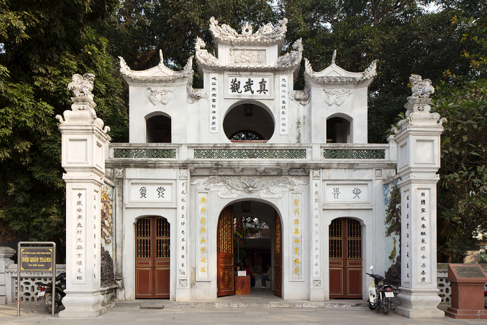 Quan Thanh Temple, one of the most famous temple in Vietnam 