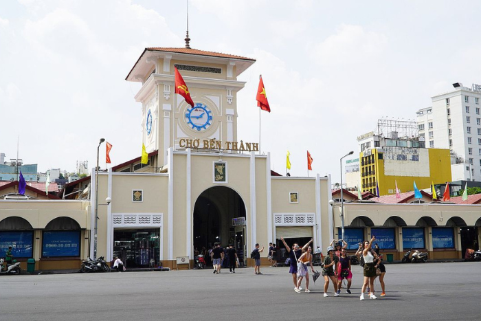 Discover Vietnamese culinary specialties at Ben Thanh Market, Ho Chi Minh City