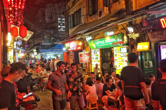 Ta Hien Street - a street that doesn't "sleep" in Hanoi