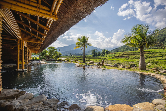 Hot springs in Tu Le