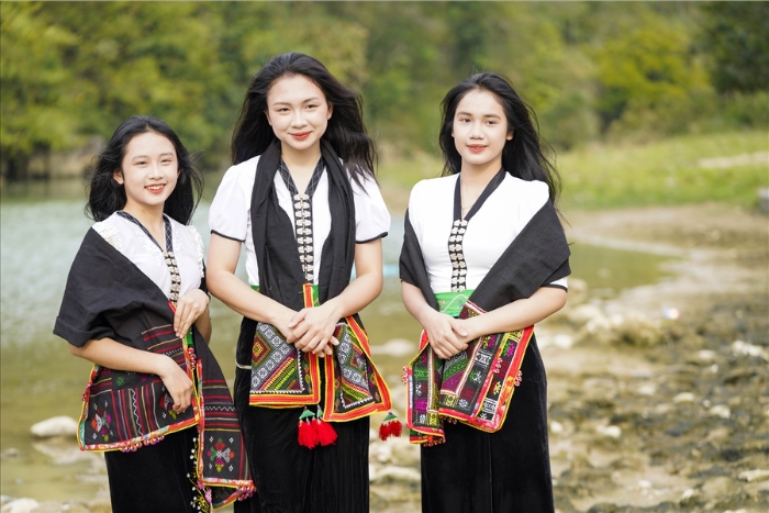 Traditional costumes of the White Thai people 