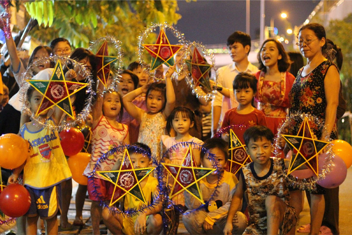 Mid-Autumn Festival ( Tết Trung Thu) 