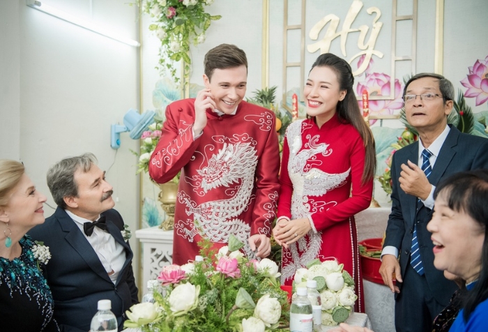 The proposal ceremony, first step in Vietnamese wedding