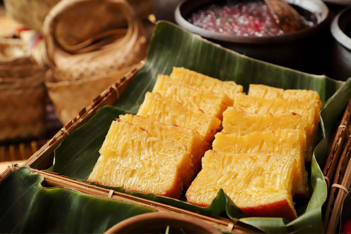 Banh bò ( Vietnamese honeycomb cake)