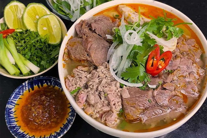 Bun bo Hue