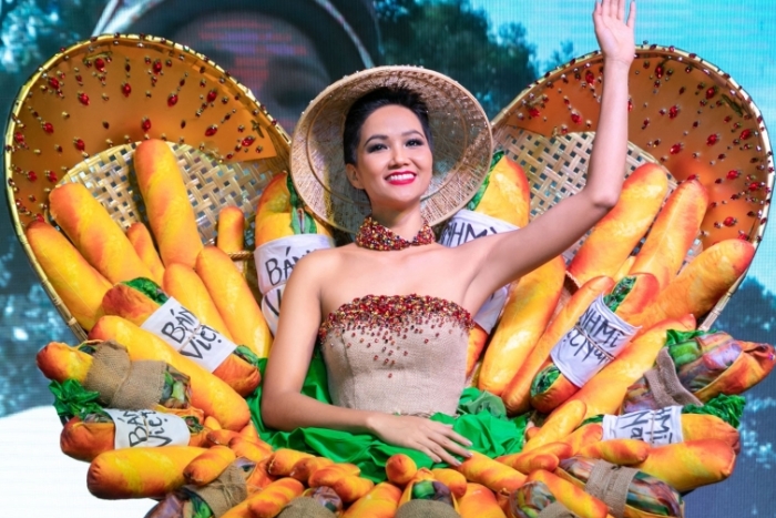 Miss H'Hen Nie wore a Vietnamese sandwich costume to compete in Miss Universe 2018